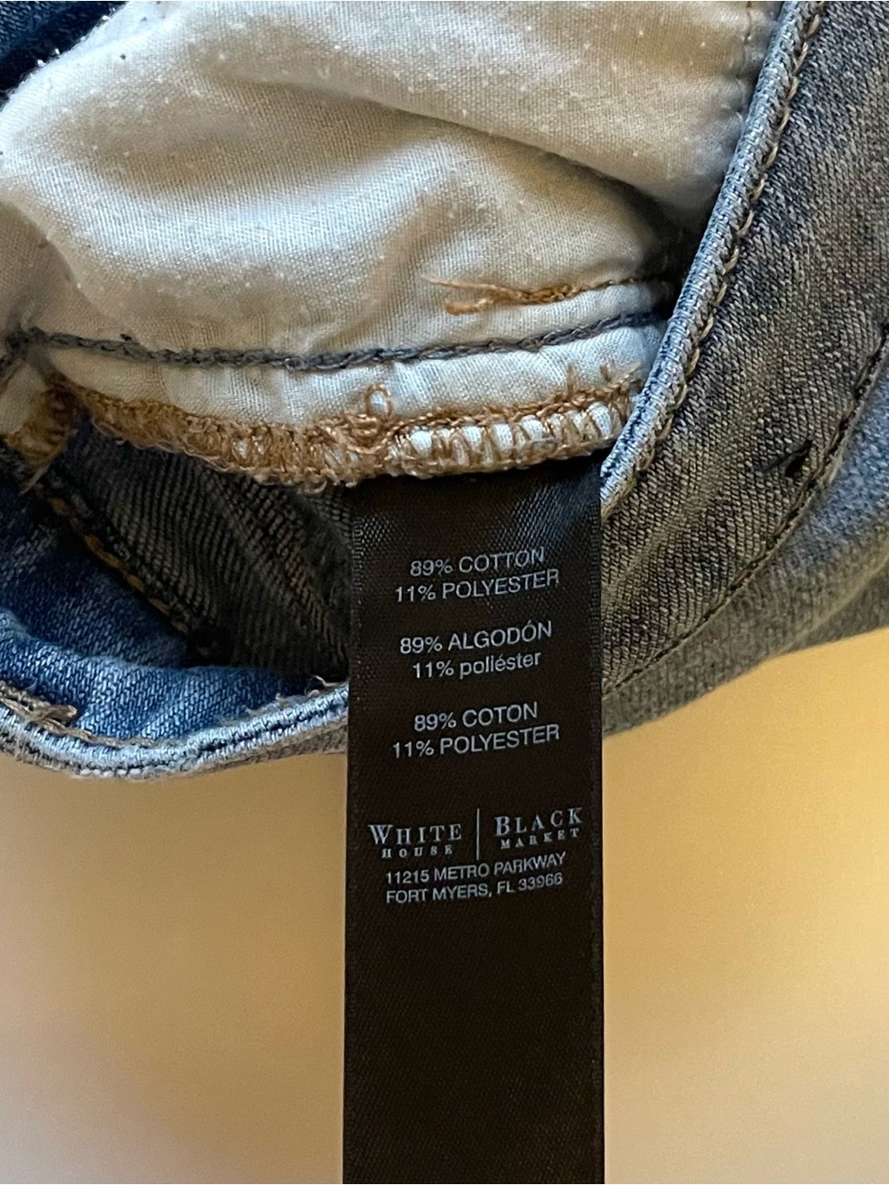 White House Black Market Girlfriend Jeans - Distressed & Light Wash - Size 4 - Picture 7 of 8